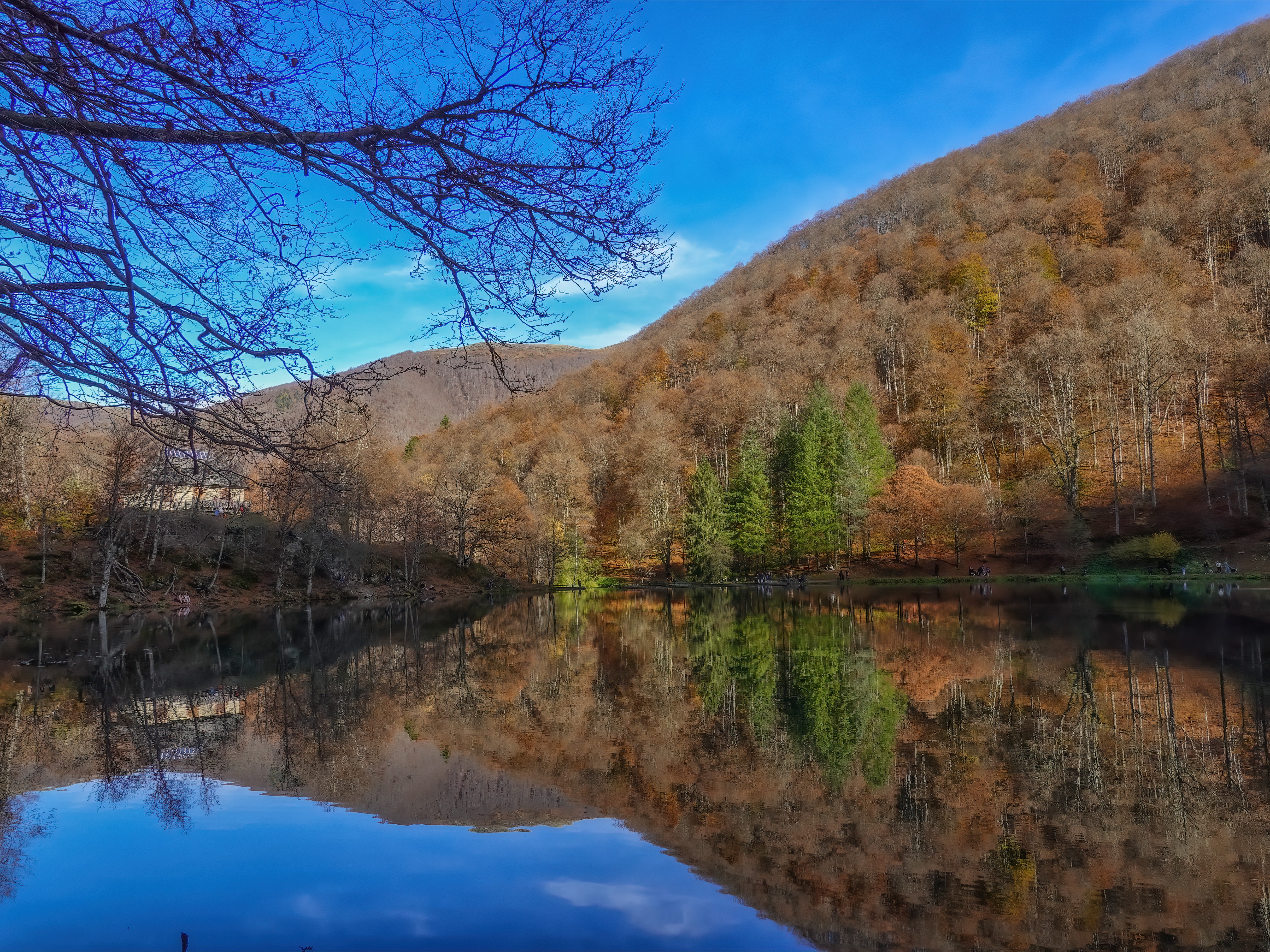 Miroir de Novembre - Lac de Bethmale, automne tardif 2025