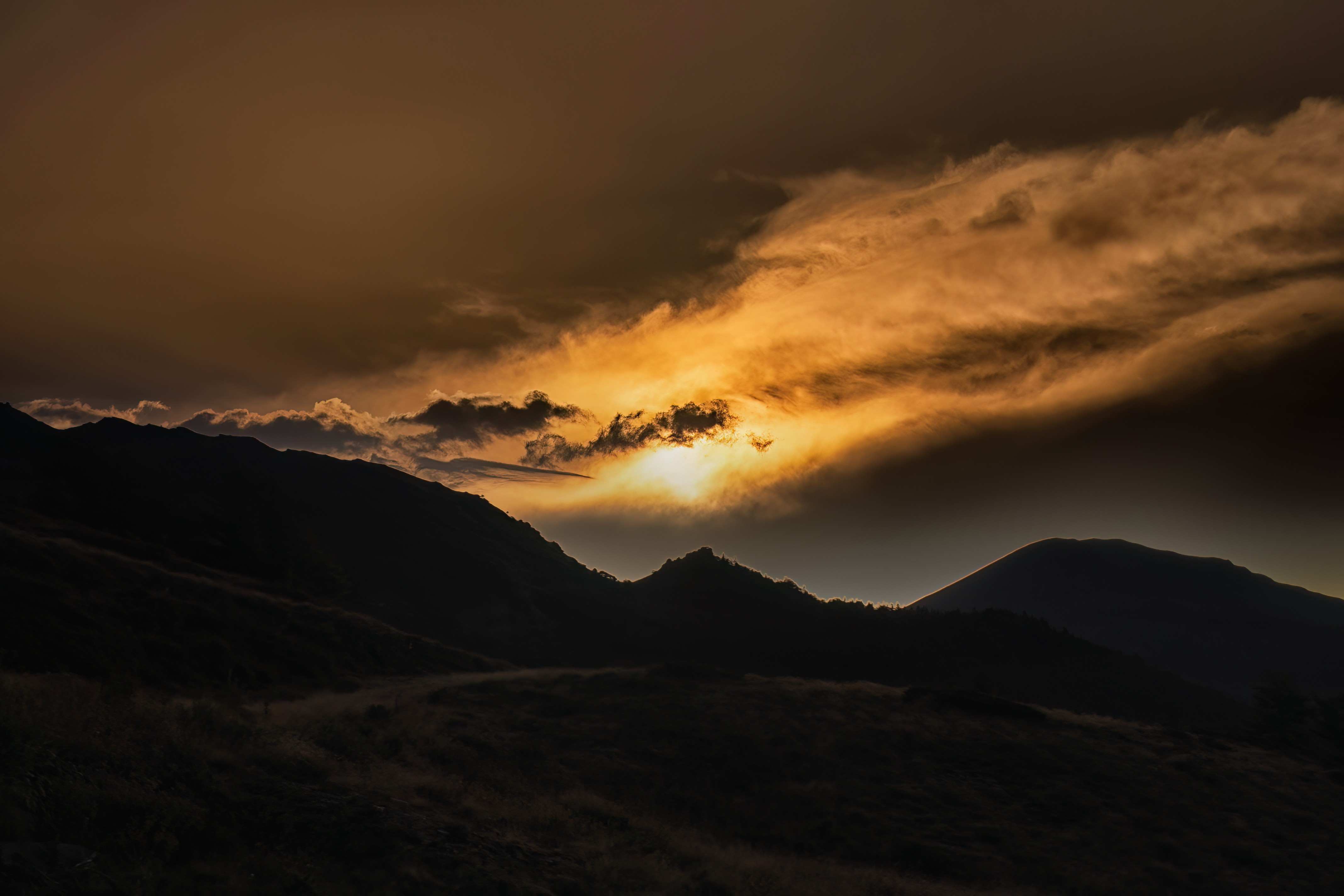 SOLEIL COUCHANT - Vue proche de la station des Monts d'Olmes